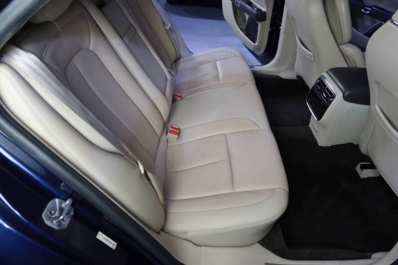 2017 Lincoln Continental Select