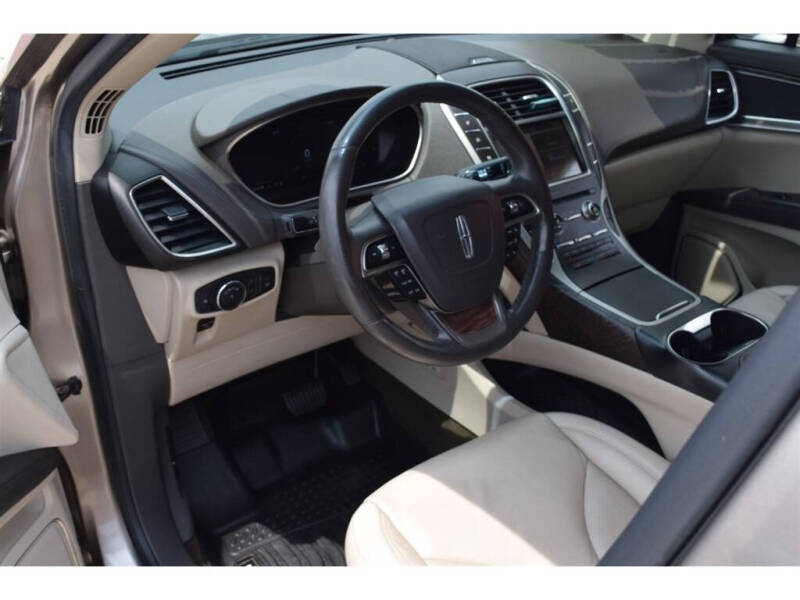 2019 Lincoln Nautilus Select