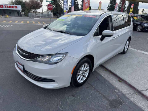2017 Chrysler Pacifica Touring