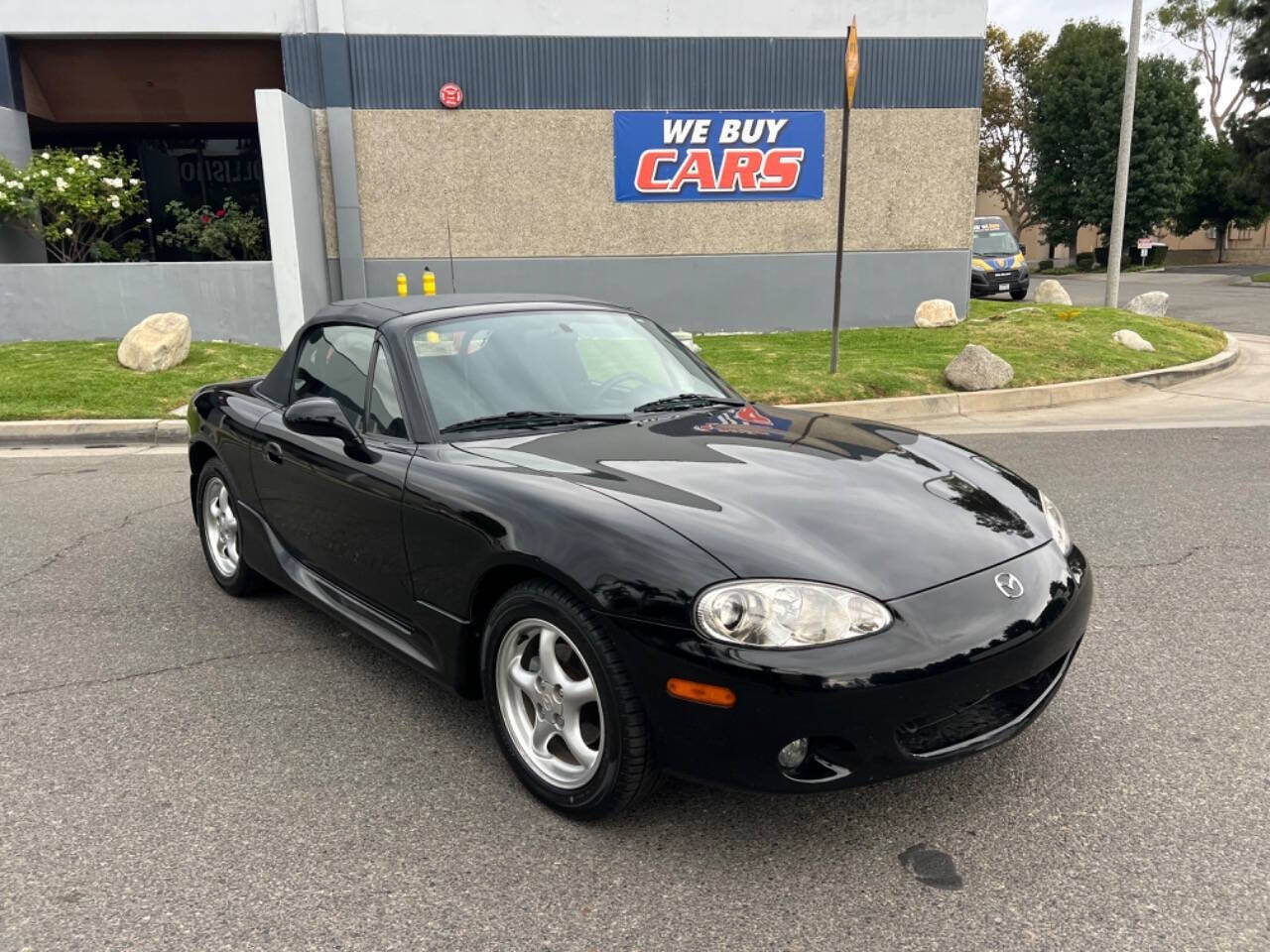 2001 Mazda MX-5 Miata for sale at ZRV AUTO INC in Brea, CA