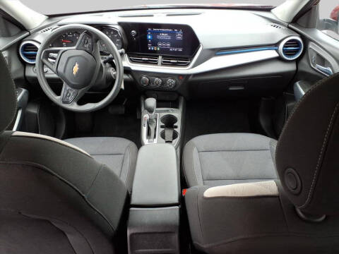 2025 Chevrolet Trax LS