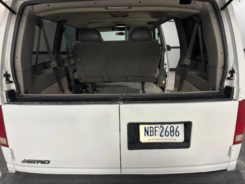2002 Chevrolet Astro LS