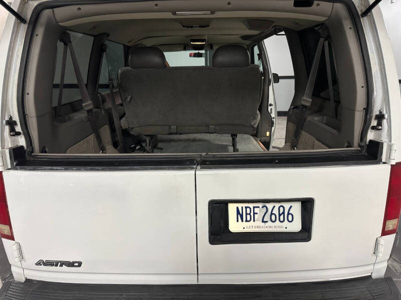 2002 Chevrolet Astro LS