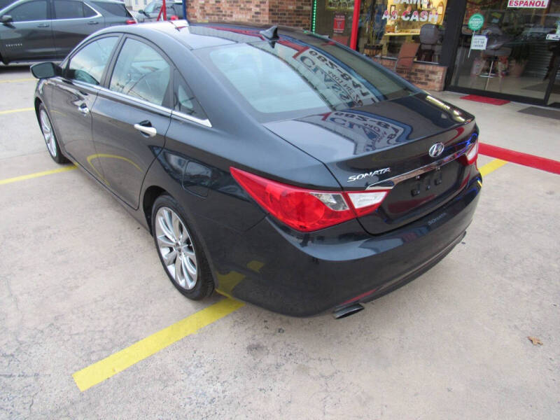 2011 Hyundai Sonata SE photo 3