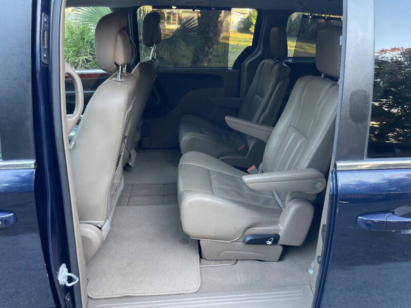 2016 Chrysler Town and Country Touring