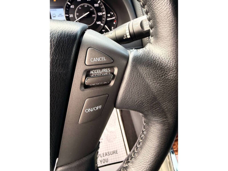2017 Nissan Armada SV