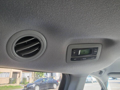 2013 Toyota Sienna SE 8-Passenger