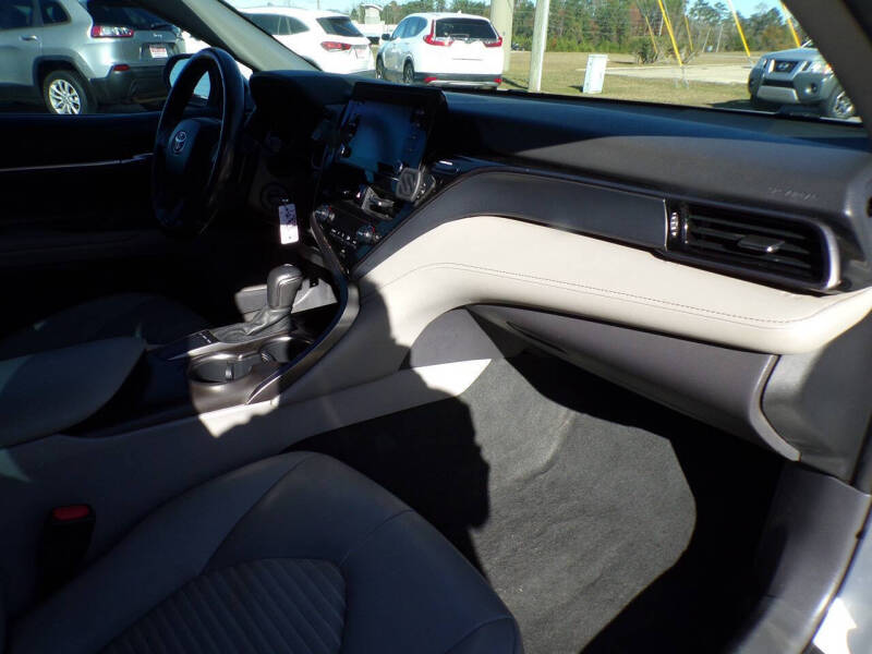 2022 Toyota Camry SE