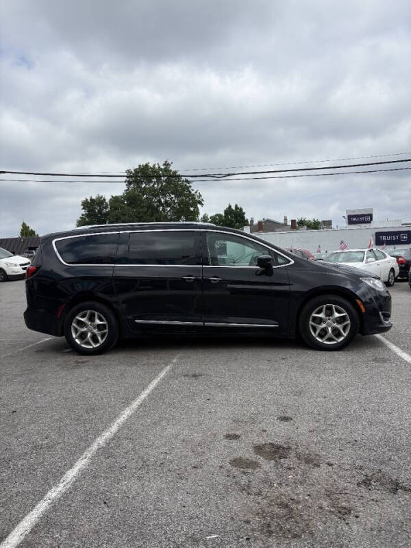 2018 Chrysler Pacifica Touring L Plus