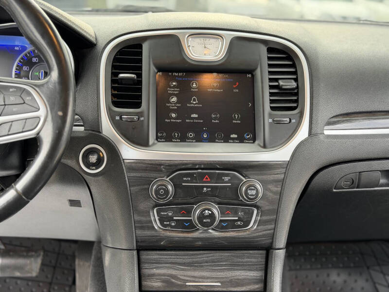 2019 Chrysler 300 Touring