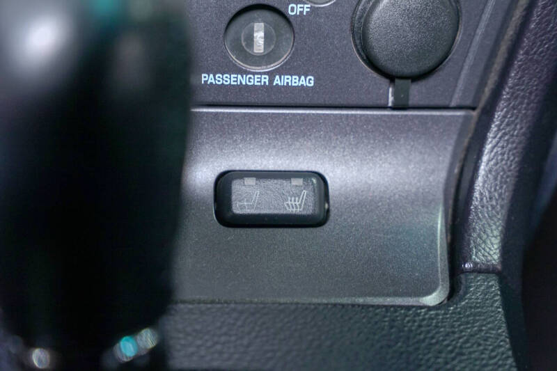 2004 Ford Thunderbird Deluxe