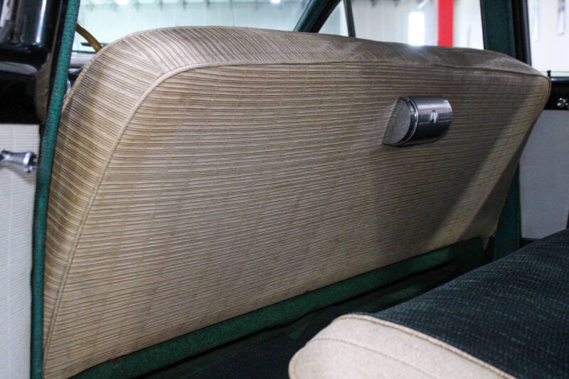 1953 Kaiser Manhattan