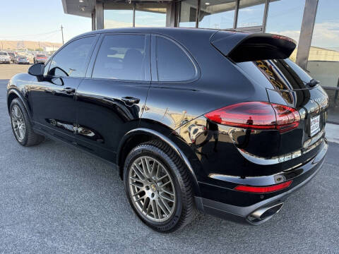 2017 Porsche Cayenne Platinum Edition