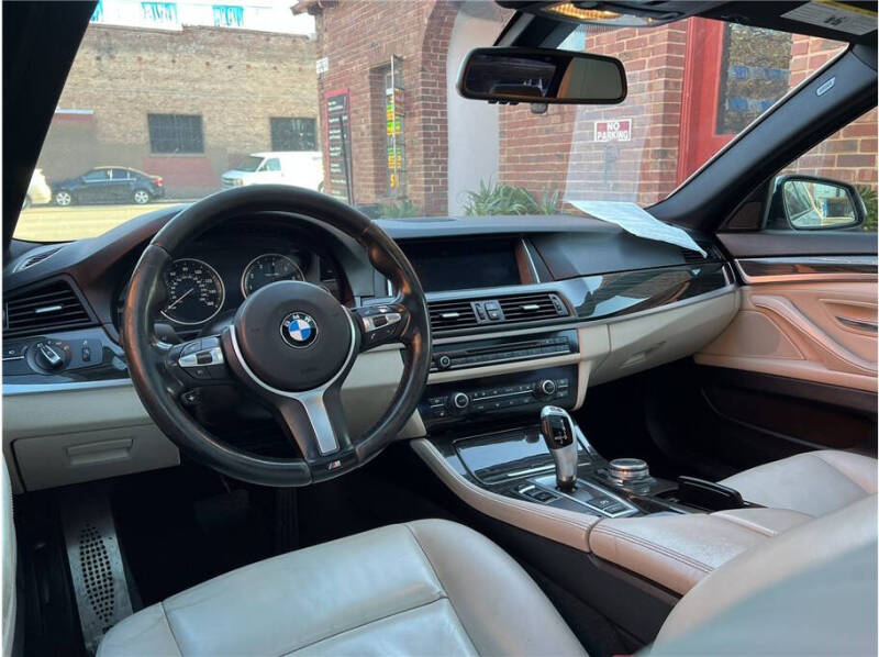 2015 BMW 5 Series 528i