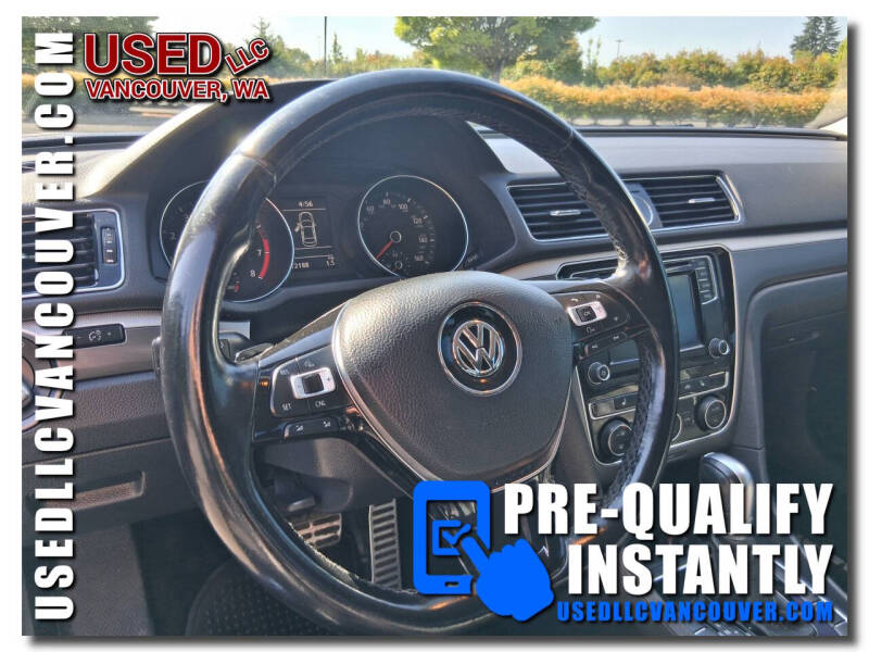 2017 Volkswagen Passat 1.8T R-Line
