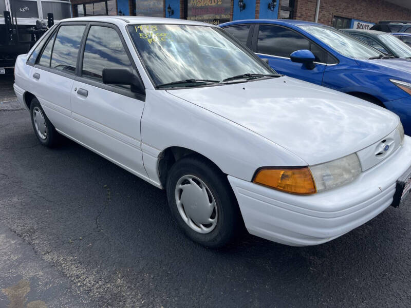 1993 Ford Escort's photo