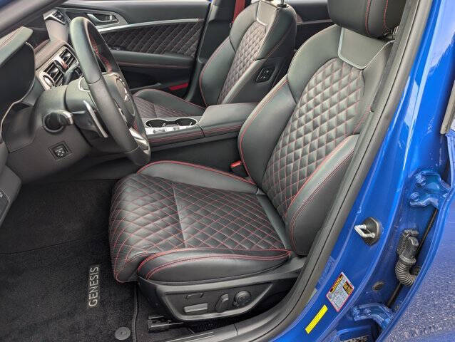2023 Genesis G70