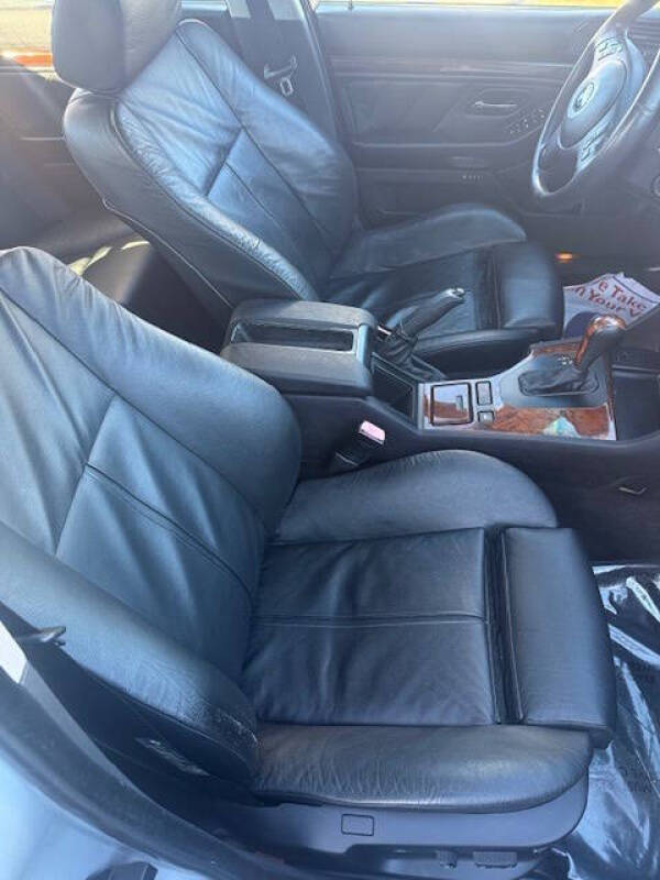 2003 BMW 5 Series 530i