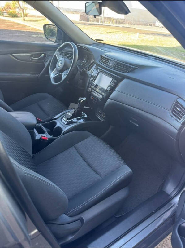 2020 Nissan Rogue SV