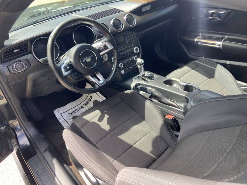 2016 Ford Mustang V6