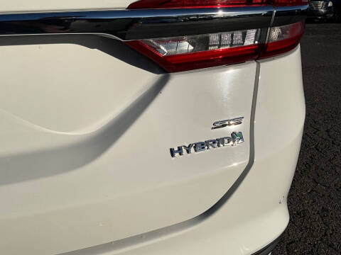 2017 Ford Fusion Hybrid SE