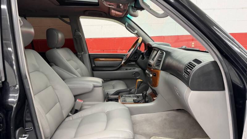 2003 Lexus LX 470