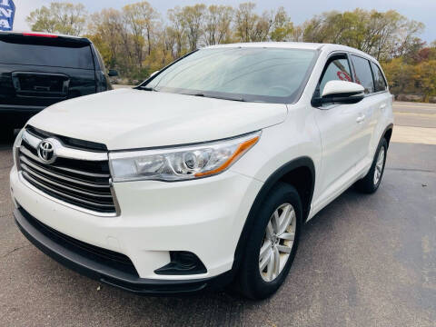 2016 Toyota Highlander for sale at GoldenGate Auto Sales LLC in Crystal MN