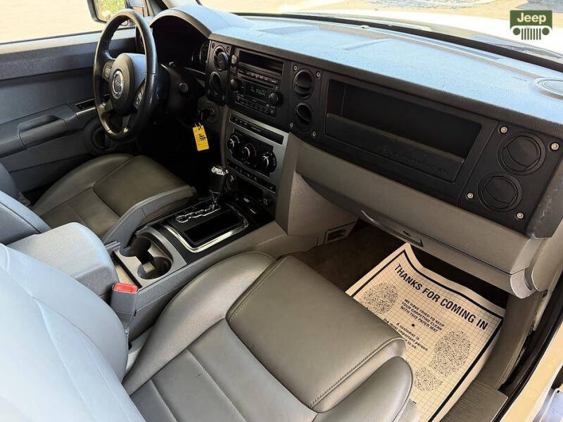 2007 Jeep Commander Sport
