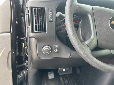 2025 Chevrolet Express 2500