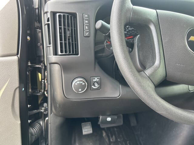 2025 Chevrolet Express 2500