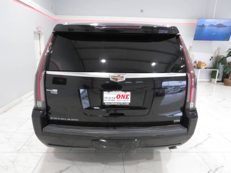 2016 Cadillac Escalade Luxury Collection