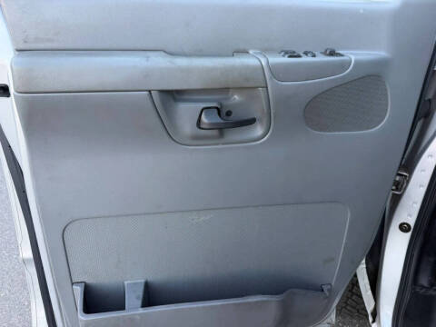2006 Ford E-Series E-350 SD XLT