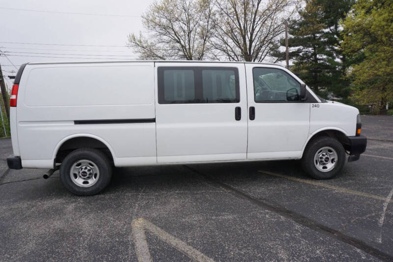 2023 GMC Savana 2500