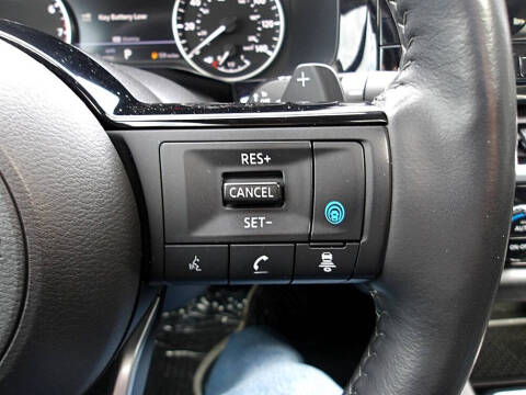 2022 Nissan Pathfinder SL