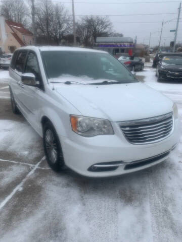 2014 Chrysler Town and Country Touring-L