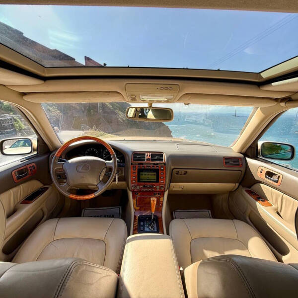 1999 Lexus LS 400