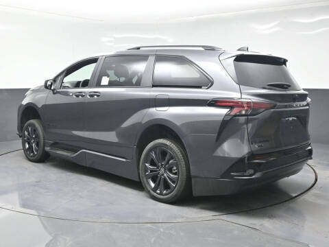 2025 Toyota Sienna XSE 7-Passenger