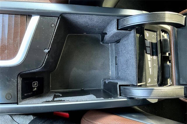 2019 Volvo XC90 T6 Momentum