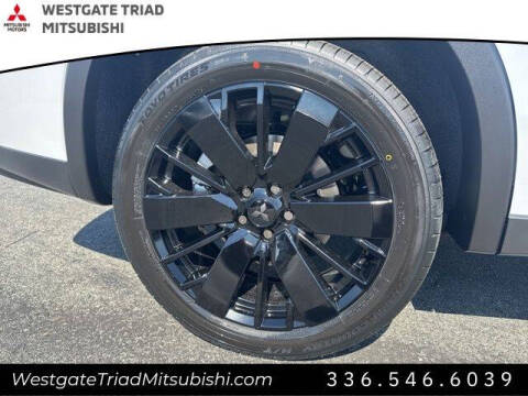 2026 Mitsubishi Outlander LE
