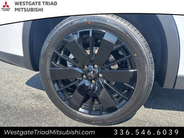 2026 Mitsubishi Outlander LE