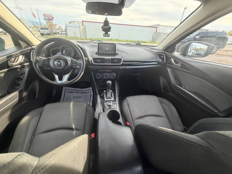 2016 Mazda MAZDA3 i Sport