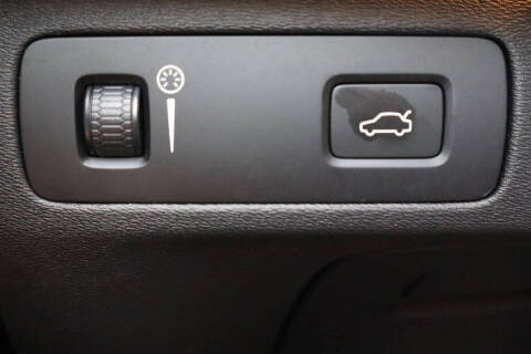 2018 Volvo XC90 T6 Momentum