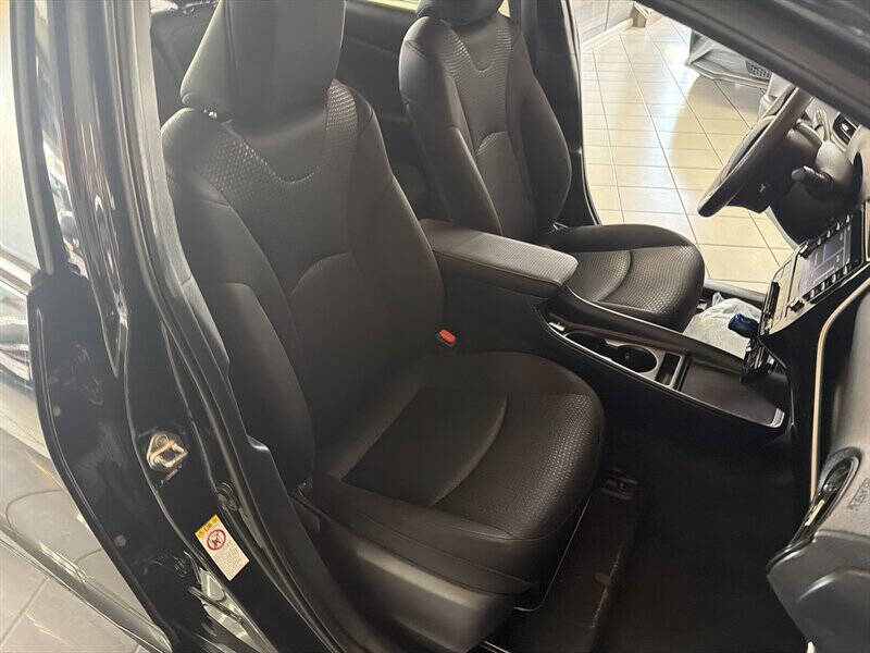 2022 Toyota Prius LE