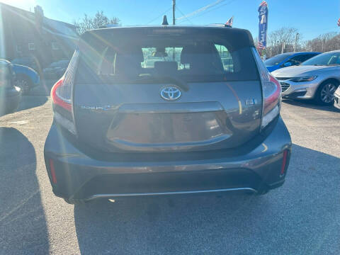 2018 Toyota Prius c Three