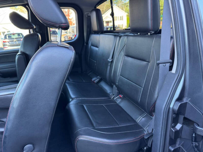 2012 Nissan Titan SV