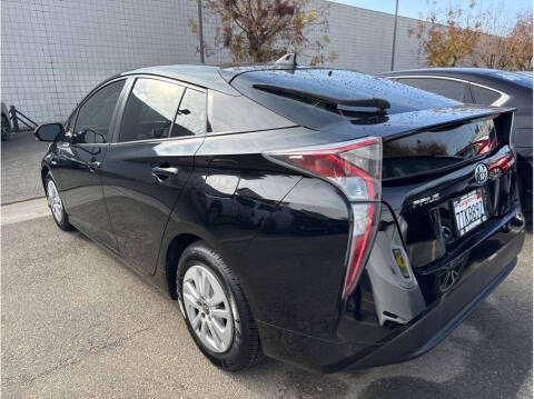 2016 Toyota Prius Two