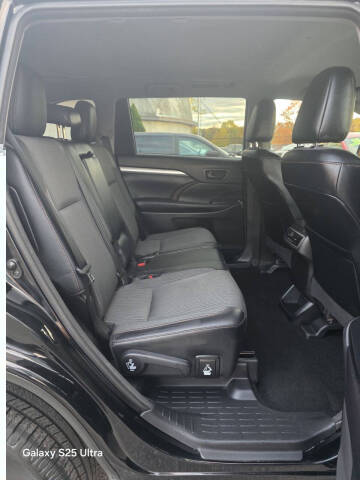 2017 Toyota Highlander LE Plus