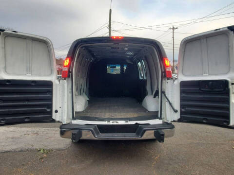 2023 Chevrolet Express 2500