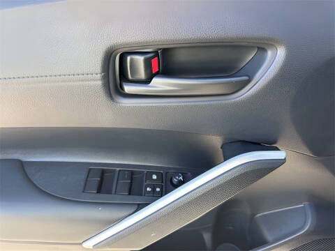 2025 Toyota Corolla Cross LE