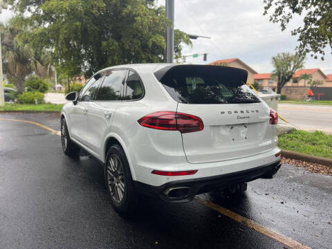 2017 Porsche Cayenne Platinum Edition